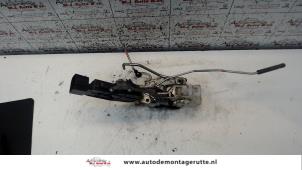 O82716 Gebruikte deurslot mechaniek 2deurs rechts Citroen C1