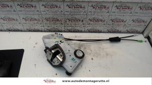 O83732 Gebruikte portierslot mechaniek 4deurs rechts-voor Peugeot 108