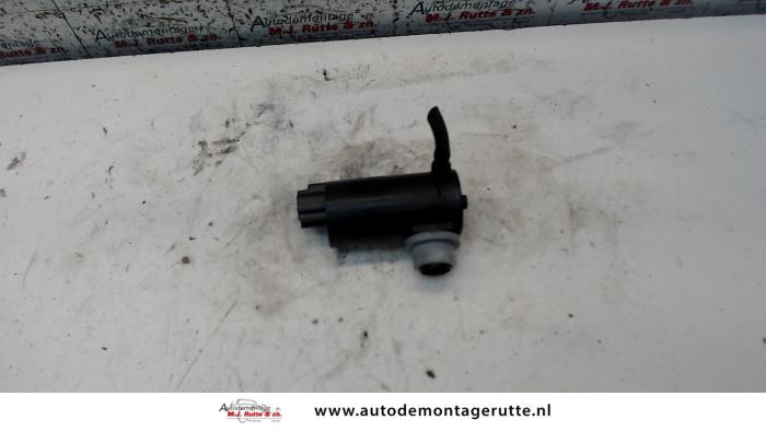 Gebruikte Ruitensproeierpomp voor Peugeot 108 O115462