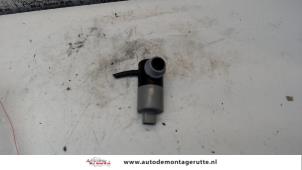 O115463 Gebruikte ruitensproeierpomp voor Peugeot 108
