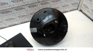 O114715 Gebruikte rembekrachtiger Peugeot 108