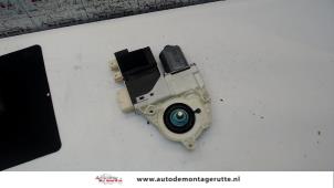 O90197 Gebruikte raammotor portier Citroen C4