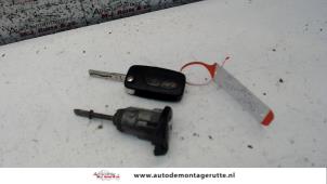 O81459 Gebruikte cilinderslot portier links Volkswagen Passat