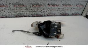 O82490 Gebruikte slotmechaniek portier 2deurs links Citroen C1