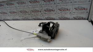 O84005 Gebruikte deurslot mechaniek 4deurs rechts-achter Citroen C1