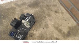 O83907 Gebruikte portierslot mechaniek 4deurs rechts-achter Opel Corsa