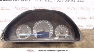 Gebruikte Kilometerteller KM Mercedes CLK (W208) 2.3 230K 16V Prijs € 75,00 Margeregeling aangeboden door Autodemontage M.J. Rutte B.V.