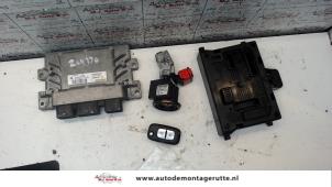 O113874 Gebruikte contactslot + computer Renault Clio