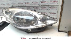 O74163 Gebruikte rechter koplamp Peugeot 1007