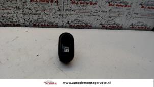 O77318 Gebruikte schuifdeur schakelaar Peugeot 1007