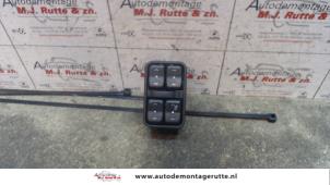 O108553 Gebruikte schakelblok ruiten Opel Zafira
