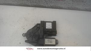 O90005 Gebruikte raammotor portier Volkswagen Golf