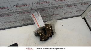O83759 Gebruikte deurslot mechaniek 4deurs rechts-voor Renault Clio