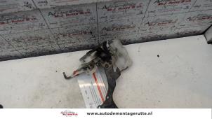 O82507 Gebruikte slotmechaniek portier 2deurs links Peugeot 107