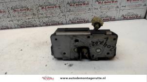 O82360 Gebruikte slotmechaniek portier 2deurs links Opel Corsa
