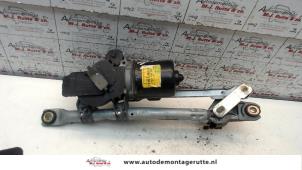 O119004 Gebruikte ruitenwismotor+mechaniek Peugeot 107