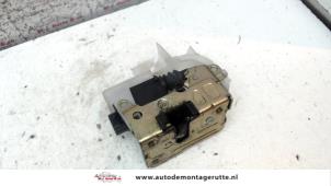 O83765 Gebruikte slotmechaniek portier 4deurs rechts-voor Renault Espace