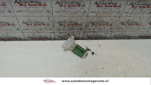 O130673 Gebruikte kachel weerstand Opel Corsa
