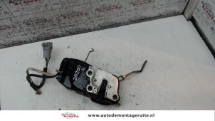 Gebruikte Portierslot Mechaniek 2Deurs links Toyota Starlet (EP8/NP8) 1.3 Friend,XLi 12V Prijs op aanvraag aangeboden door Autodemontage M.J. Rutte B.V.