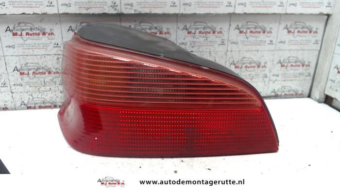 Gebruikte Achterlicht links Peugeot 106 O93731