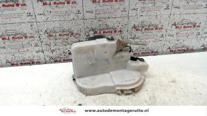 O82639 Gebruikte deurslot mechaniek 2deurs rechts Volkswagen Polo