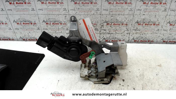 Deurslot Mechaniek 4Deurs links-achter van een Citroën C1 1.0 12V 2006