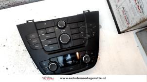 Gebruikte Radio Opel Insignia 1.8 16V Ecotec Prijs op aanvraag aangeboden door Autodemontage M.J. Rutte B.V.