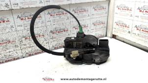 O83314 Gebruikte slotmechaniek portier 4deurs links-achter Opel Insignia