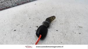 O81680 Gebruikte deurslot cilinder links Renault Twingo