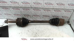 O111155 Gebruikte homokineetas links-voor Nissan Almera
