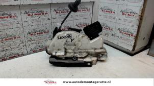 O82936 Gebruikte deurslot mechaniek 4deurs links-voor Volkswagen Polo