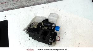 O82924 Gebruikte deurslot mechaniek 4deurs links-voor Volkswagen Polo