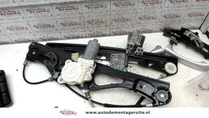 O79033 Gebruikte ruitmechaniek 4deurs rechts-voor Mercedes E-Klasse