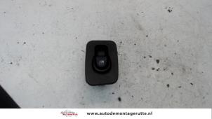 O107609 Gebruikte schakelaar elektrisch raam Lancia Y(Psilon)