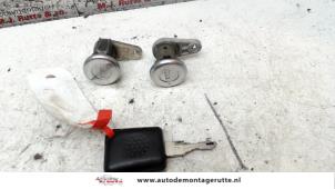 O81673 Gebruikte portierslot cilinder links Renault Clio