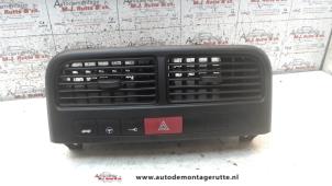 O104217 Gebruikte paniekverlichtings schakelaar Fiat Punto Grande