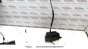 O83148 Gebruikte slotmechaniek portier 4deurs links-voor Renault Laguna