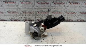 O84017 Gebruikte slotmechaniek portier 4deurs rechts-achter Peugeot 107