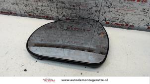 Gebruikte Spiegelglas links Peugeot 207/207+ (WA/WC/WM) 1.4 16V Prijs op aanvraag aangeboden door Autodemontage M.J. Rutte B.V.