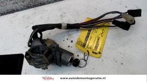 O114221 Gebruikte kontaktslot+sleutel Kia Sephia