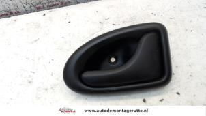 O89593 Gebruikte portiergreep 4deurs rechts-achter Dacia Logan