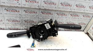 O102586 Gebruikte combischakelaar stuurkolom Dacia Logan