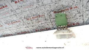 O130914 Gebruikte kachel weerstand Dacia Logan