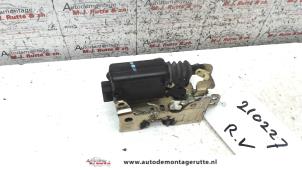 O83650 Gebruikte portierslot mechaniek 4deurs rechts-voor Dacia Logan