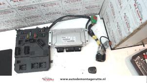 O113823 Gebruikte contactslot + computer Citroen C2