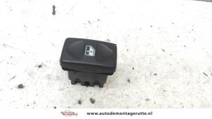 O107722 Gebruikte schakelaar elektrisch raam Landrover Freelander