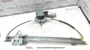 O78216 Gebruikte ruitmechaniek 4deurs links-voor Nissan Almera