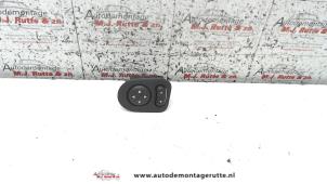 Gebruikte Schakelaar Spiegel Fiat 500 (312) 1.2 69 Prijs op aanvraag aangeboden door Autodemontage M.J. Rutte B.V.