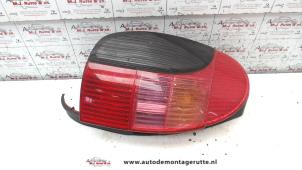 O93639 Gebruikte achterlicht links Peugeot 306