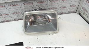 O74198 Gebruikte rechter koplamp Renault R5